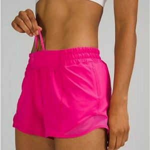Lululemon Hotty Hot Short 4" NWT